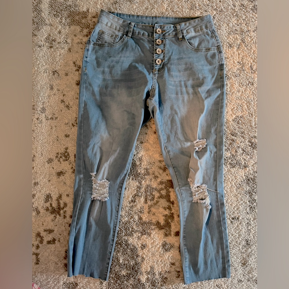 Distressed Jean Slight Crop